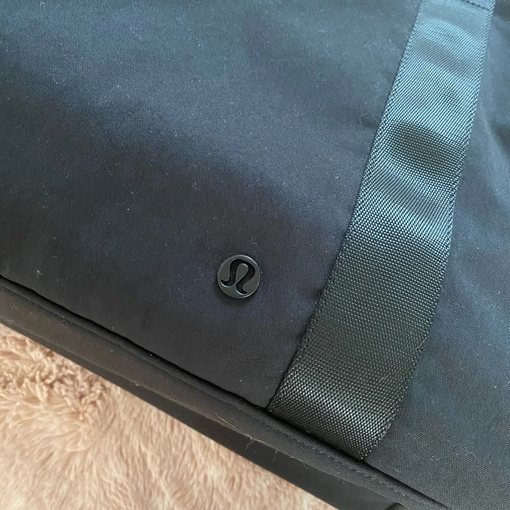 lululemon athletica design move